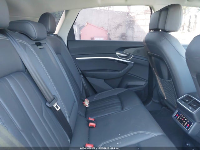 2024 AUDI Q8 E-TRON WA15AAGE5RB035199 Photo 7