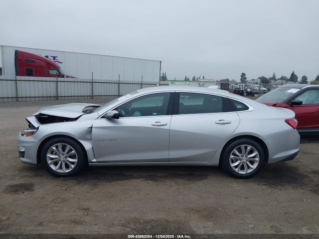 1G1ZD5ST9NF161329 Chevrolet Malibu Fwd Lt