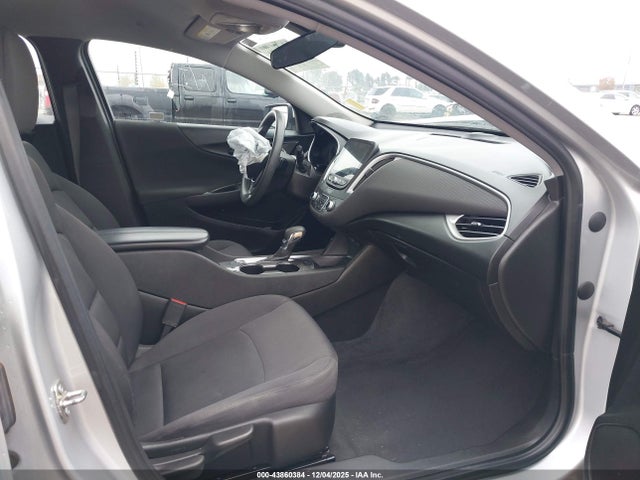 1G1ZD5ST9NF161329 Chevrolet Malibu Fwd Lt