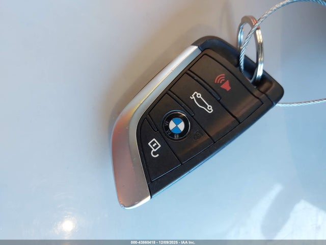 2021 BMW X1 WBXJG7C04M5S14702 Photo 10