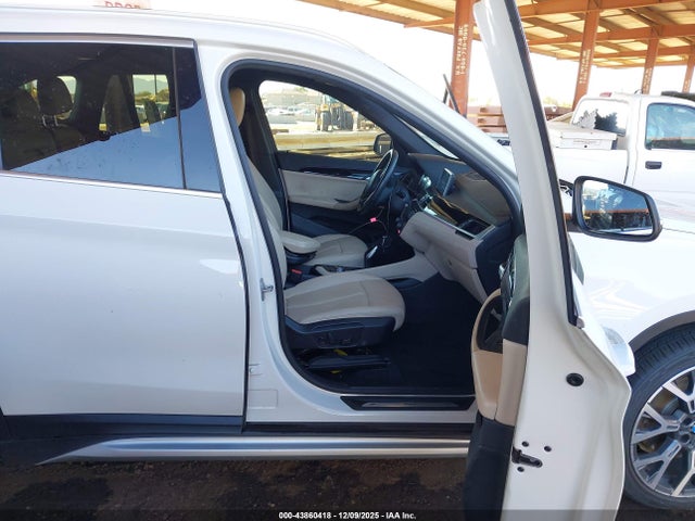 2021 BMW X1 WBXJG7C04M5S14702 Photo 4