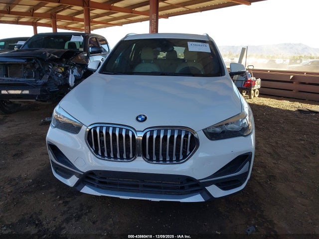 2021 BMW X1 WBXJG7C04M5S14702 Photo 5