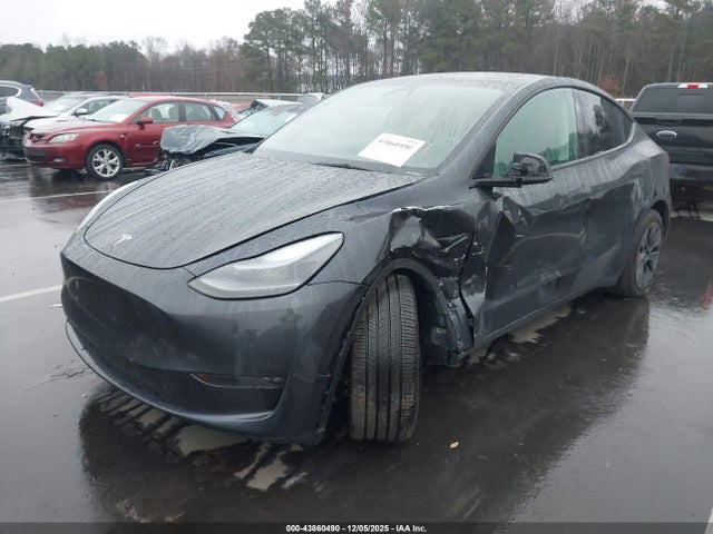 2024 TESLA MODEL Y 7SAYGDEE5RA325400 Photo 1