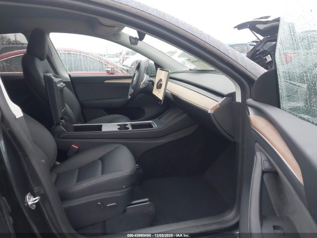 2024 TESLA MODEL Y 7SAYGDEE5RA325400 Photo 4
