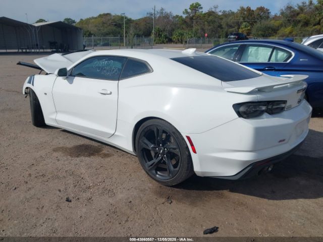 2019 CHEVROLET CAMARO 1G1FE1R72K0150852 Photo 2