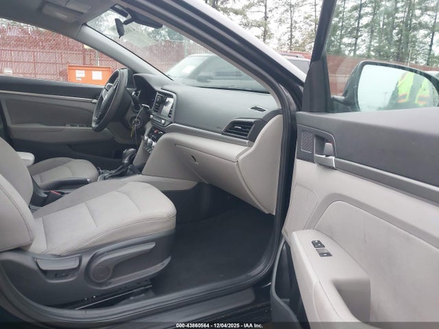 2020 HYUNDAI ELANTRA 5NPD84LF0LH615687 Photo 4