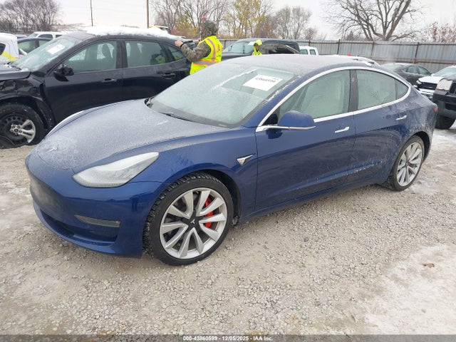 2018 TESLA MODEL 3 5YJ3E1EB8JF081833 Photo 1