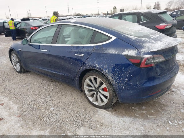 2018 TESLA MODEL 3 5YJ3E1EB8JF081833 Photo 2