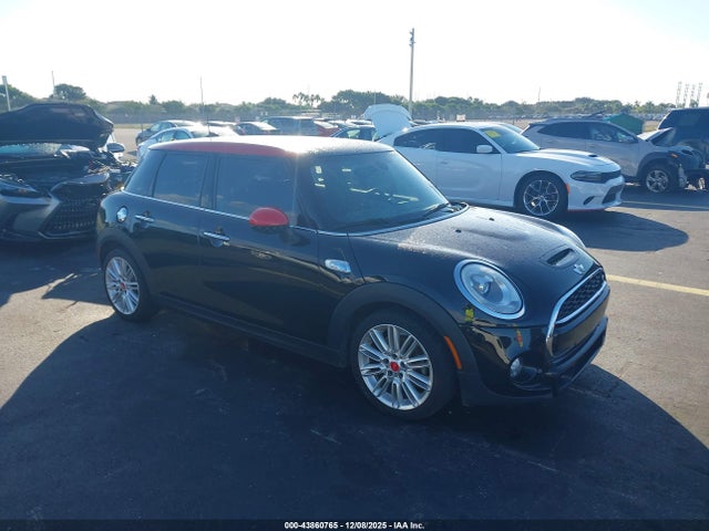 2018 MINI HARDTOP WMWXU3C53J2F51685 Photo 0