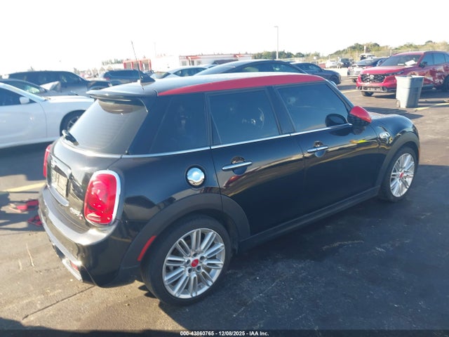 2018 MINI HARDTOP WMWXU3C53J2F51685 Photo 3