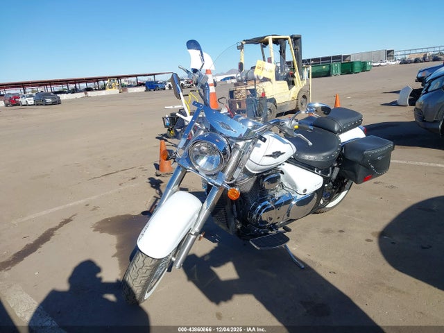 2023 SUZUKI VL800 JS1VS55A4P7100144 Photo 1