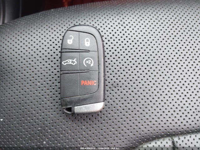 1C3CCCBG1FN605158 Chrysler 200 S