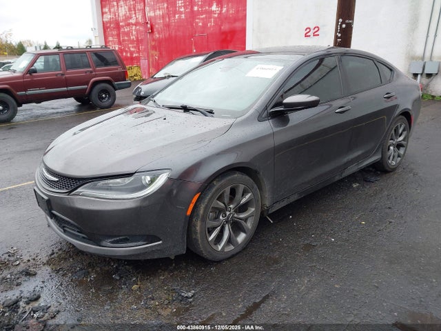 1C3CCCBG1FN605158 Chrysler 200 S