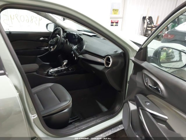2025 CHEVROLET TRAX KL77LKEP2SC095683 Photo 4