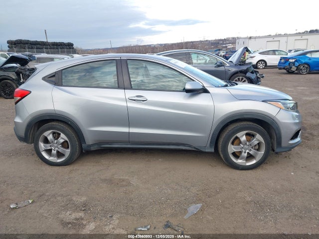 3CZRU6H31KG713950 Honda HR-V LX