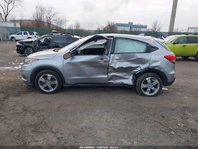 3CZRU6H31KG713950 Honda HR-V LX