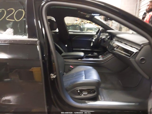 2019 AUDI A8 L WAU8DAF81KN007424 Photo 4