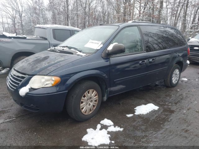 2005 CHRYSLER TOWN & COUNTRY 2C4GP44R25R566409 Photo 1