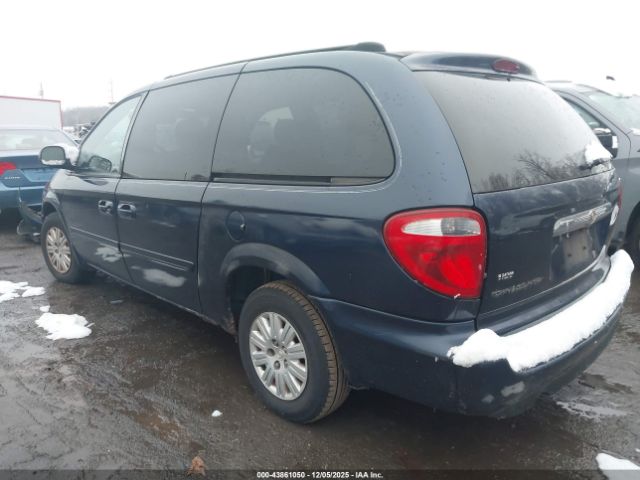 2005 CHRYSLER TOWN & COUNTRY 2C4GP44R25R566409 Photo 2