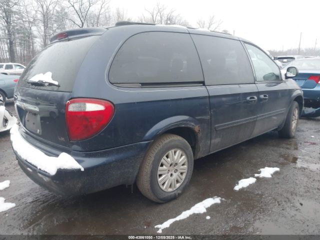 2005 CHRYSLER TOWN & COUNTRY 2C4GP44R25R566409 Photo 3