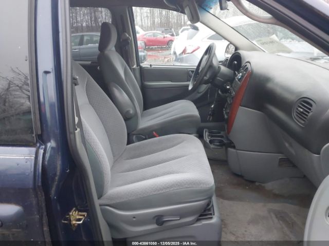 2005 CHRYSLER TOWN & COUNTRY 2C4GP44R25R566409 Photo 4