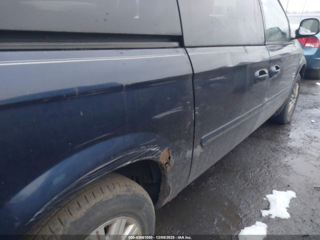 2005 CHRYSLER TOWN & COUNTRY 2C4GP44R25R566409 Photo 5