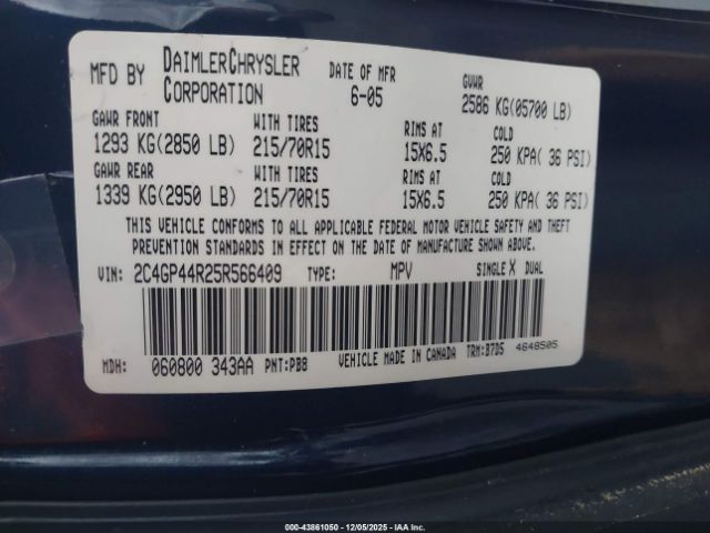 2005 CHRYSLER TOWN & COUNTRY 2C4GP44R25R566409 Photo 8