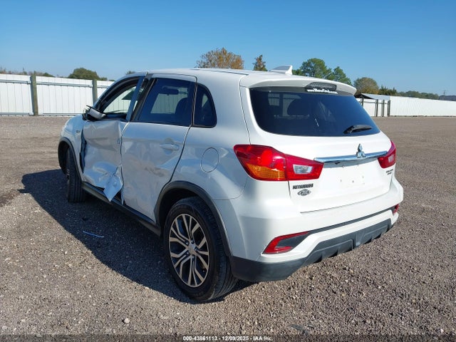 2018 MITSUBISHI OUTLANDER SPORT JA4AP3AU4JZ033920 Photo 2