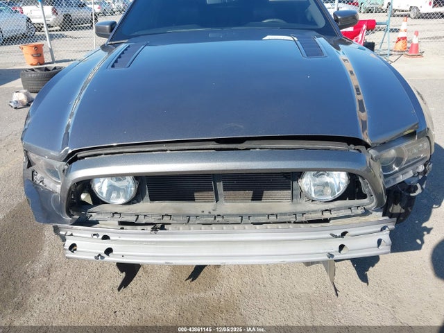 1ZVBP8CF0E5252907 Ford Mustang Gt Premium