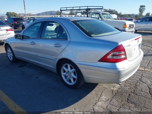 2003 MERCEDES-BENZ C 240 WDBRF61J13A480675 Photo 2