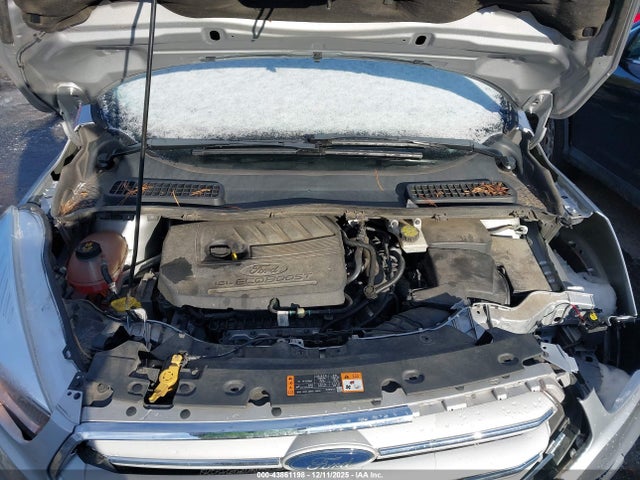 1FMCU9GD8JUB92501 Ford ESCAPE SE