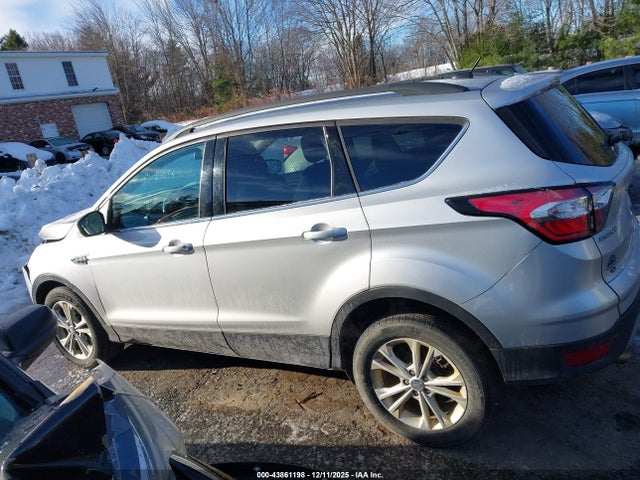 1FMCU9GD8JUB92501 Ford ESCAPE SE