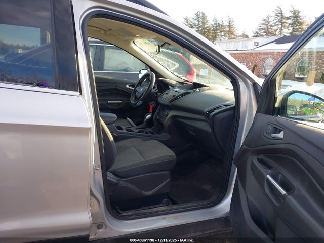 1FMCU9GD8JUB92501 Ford ESCAPE SE