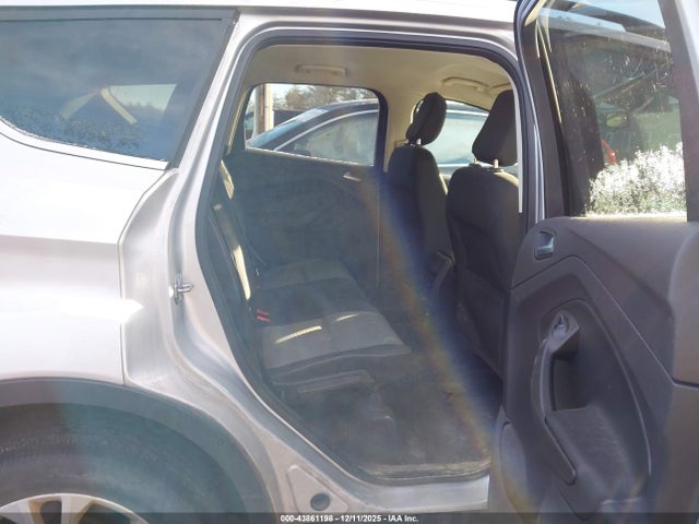 1FMCU9GD8JUB92501 Ford ESCAPE SE