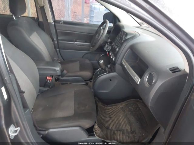 2017 JEEP COMPASS 1C4NJCBA8HD147231 Photo 4