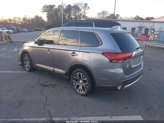 2017 MITSUBISHI OUTLANDER JA4AD2A39HZ058137 Photo 2