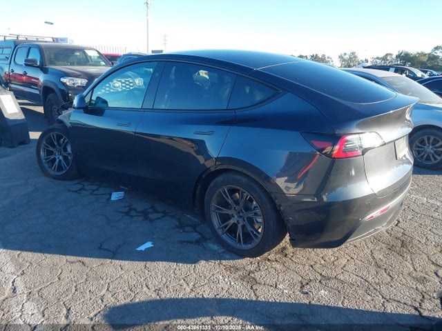 2025 TESLA MODEL Y 7SAYGDED6SF265062 Photo 2