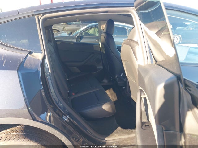2025 TESLA MODEL Y 7SAYGDED6SF265062 Photo 7