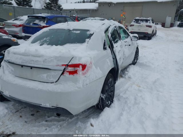 2014 CHRYSLER 200 1C3CCBABXEN238128 Photo 3