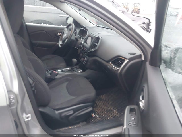 2019 JEEP CHEROKEE 1C4PJMCX3KD132421 Photo 4