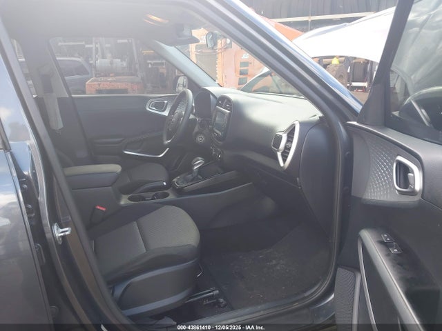 KNDJ23AU7M7747657 KIA SOUL LX