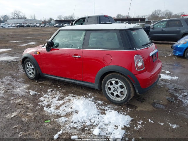 2012 MINI COOPER WMWSU3C56CT543472 Photo 2