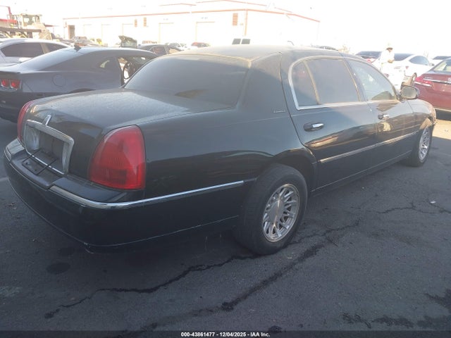 2009 LINCOLN TOWN CAR 2LNHM84V29X600346 Photo 3