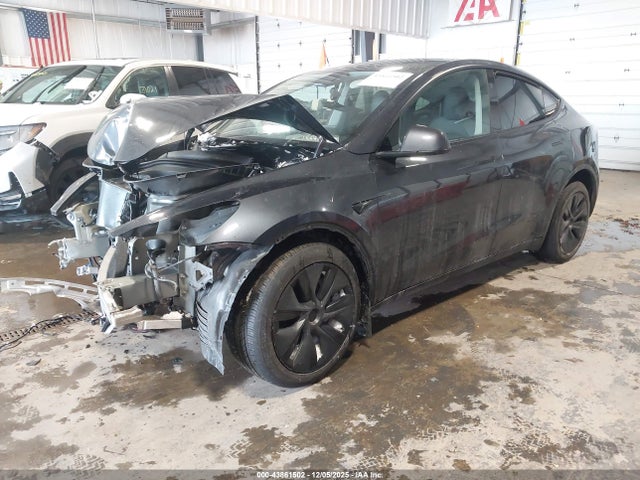 2025 TESLA MODEL Y 7SAYGDEE8SF286147 Photo 1