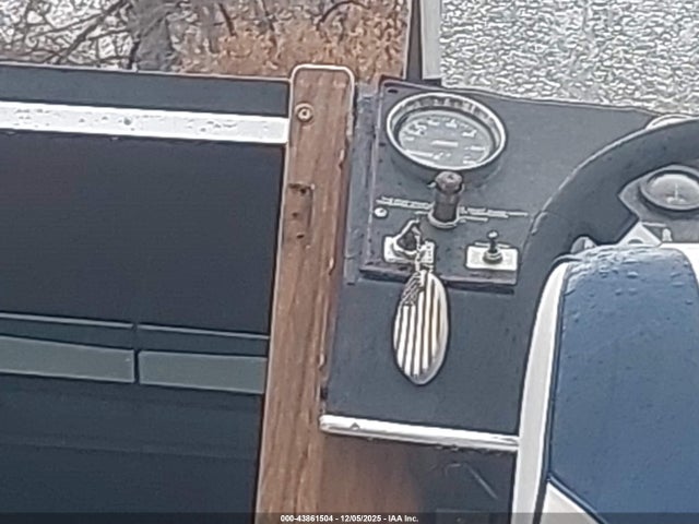 43861504 :رقم المزاد ، BL3C74CJC585 vin ، 1985 Bayliner Capri مزاد بيع