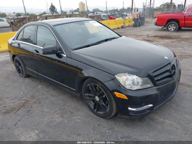 2013 MERCEDES-BENZ C 250 WDDGF4HB8DR279831
