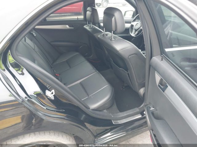2013 MERCEDES-BENZ C 250 WDDGF4HB8DR279831 Photo 7