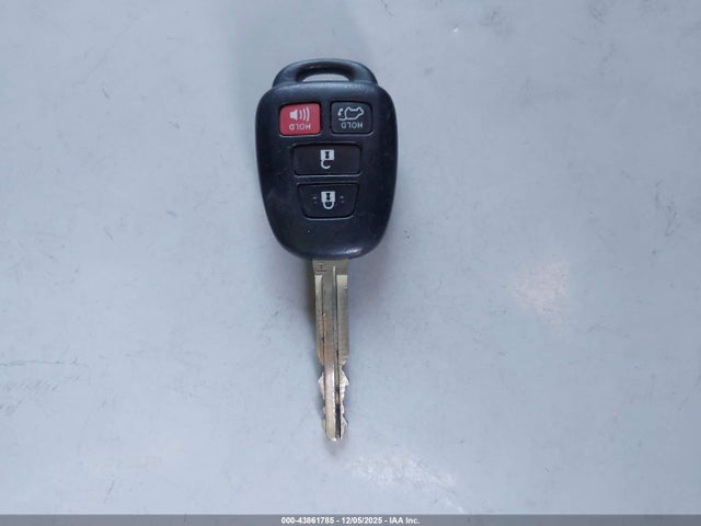 2T3WFREV8GW255664 Toyota Rav4 Xle