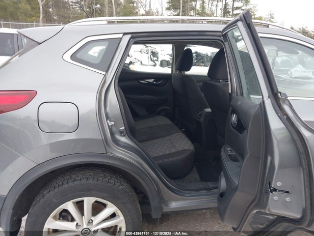 JN1BJ1CR5KW323470 Nissan Rogue Sport Sv