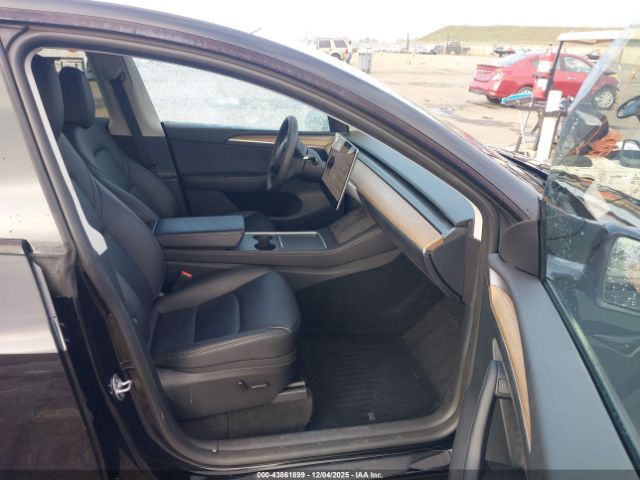 2024 TESLA MODEL Y 7SAYGDEEXRF024334 Photo 4